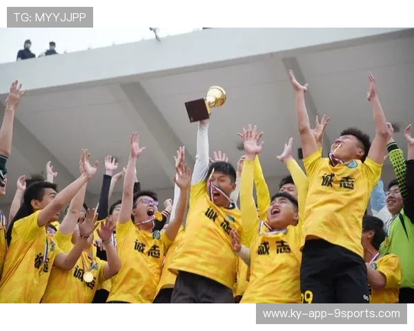 “青少年足球比赛精彩纷呈，未来之星纷纷亮相”，2020青少年足球比赛