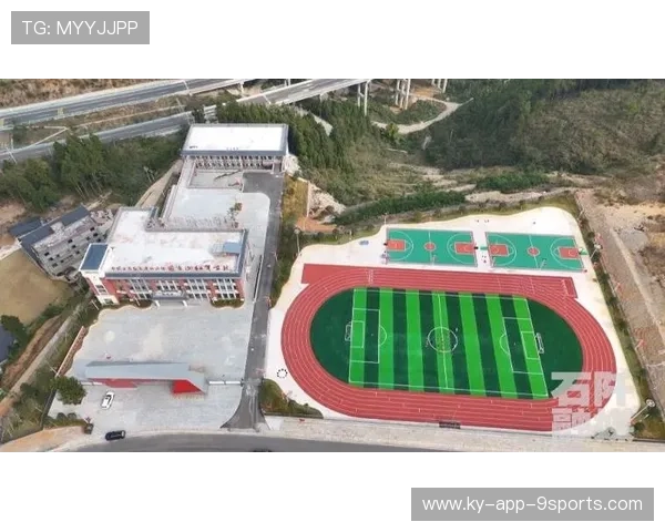 “校园足球特色课程在全国落地，激发青少年的运动热情”，全国校园足球特色学校基本标准(试行)