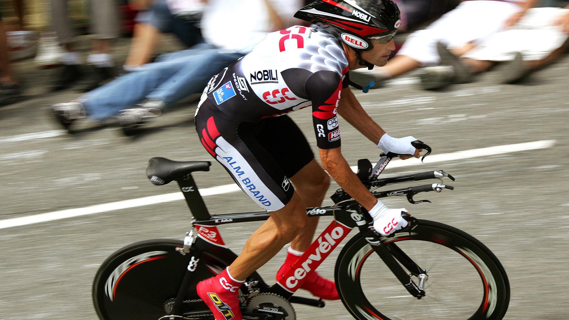 世界射箭荒野挑战赛 新西兰站 选手需在复杂山林环境完成全程